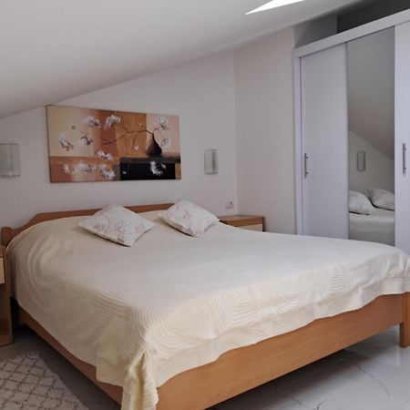 Studio Apartman Nega 2 Rovinj Bagian luar foto